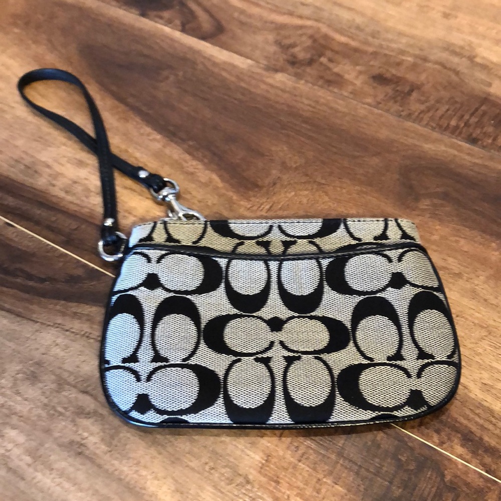 Coach signature C wristlet